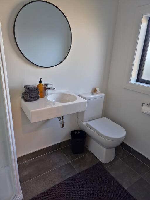 Apartment 2 - Haddin Court - Stunning Executive Бленхайм Екстериор снимка